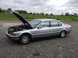 E38 BMW 750 IL V12
