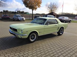 1966 Ford mustang 4