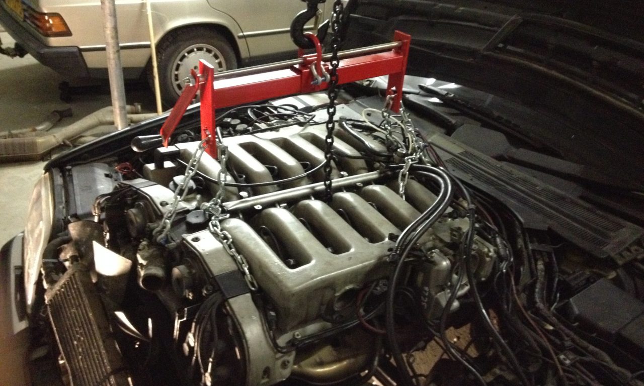 190 V12 Project build Engine removed from the W140