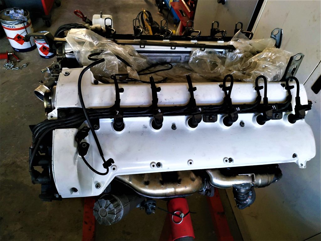 190 V12 top engine assembly