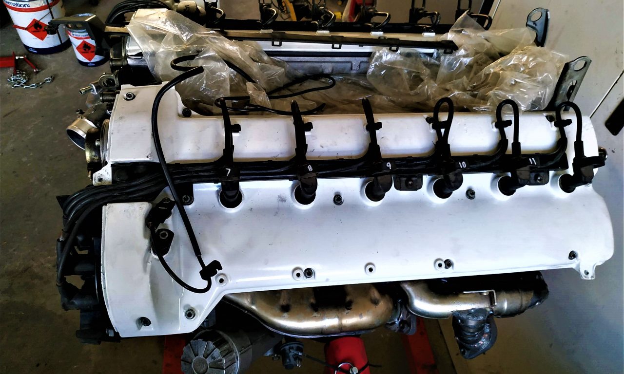 190 V12 top engine assembly