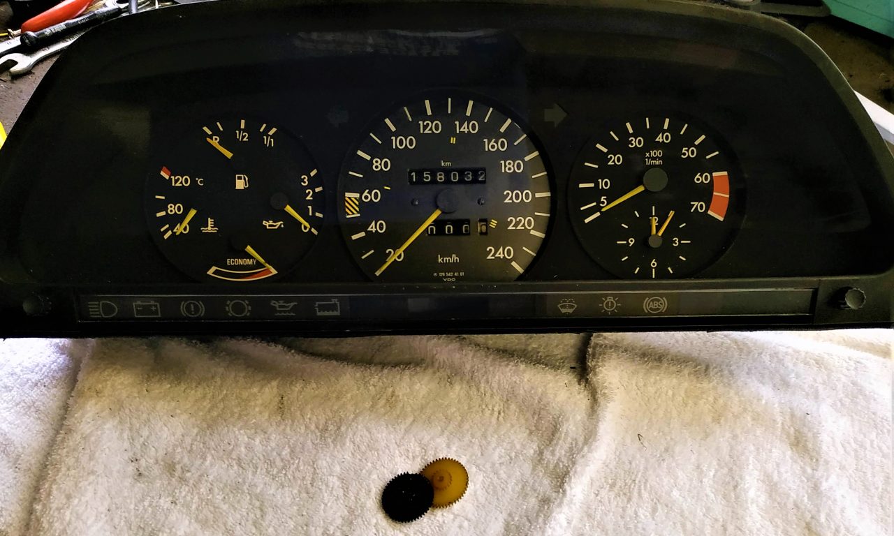 W126 Speedometer Gear repair