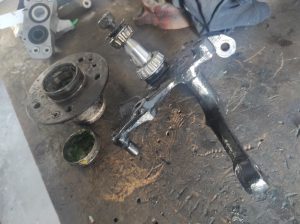 W124 front wheel bearing installation & dust cap failure 5