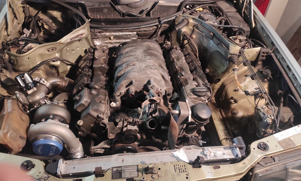 M113 V8 intake manifold turning 180°