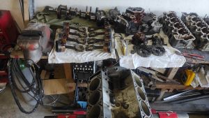 M113 crankshaft + rods + pistons removed "part 3" S124 V8 Turbo 10