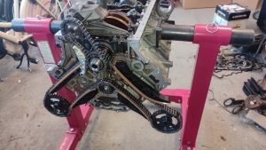 M113 Timingchain Oil Pump and Timingcase install 4