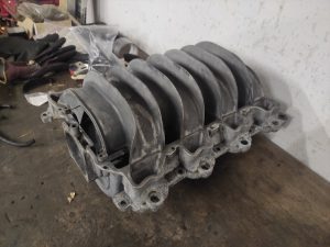HOW TO: M113 intake manifold dissassembly "Part1" 18