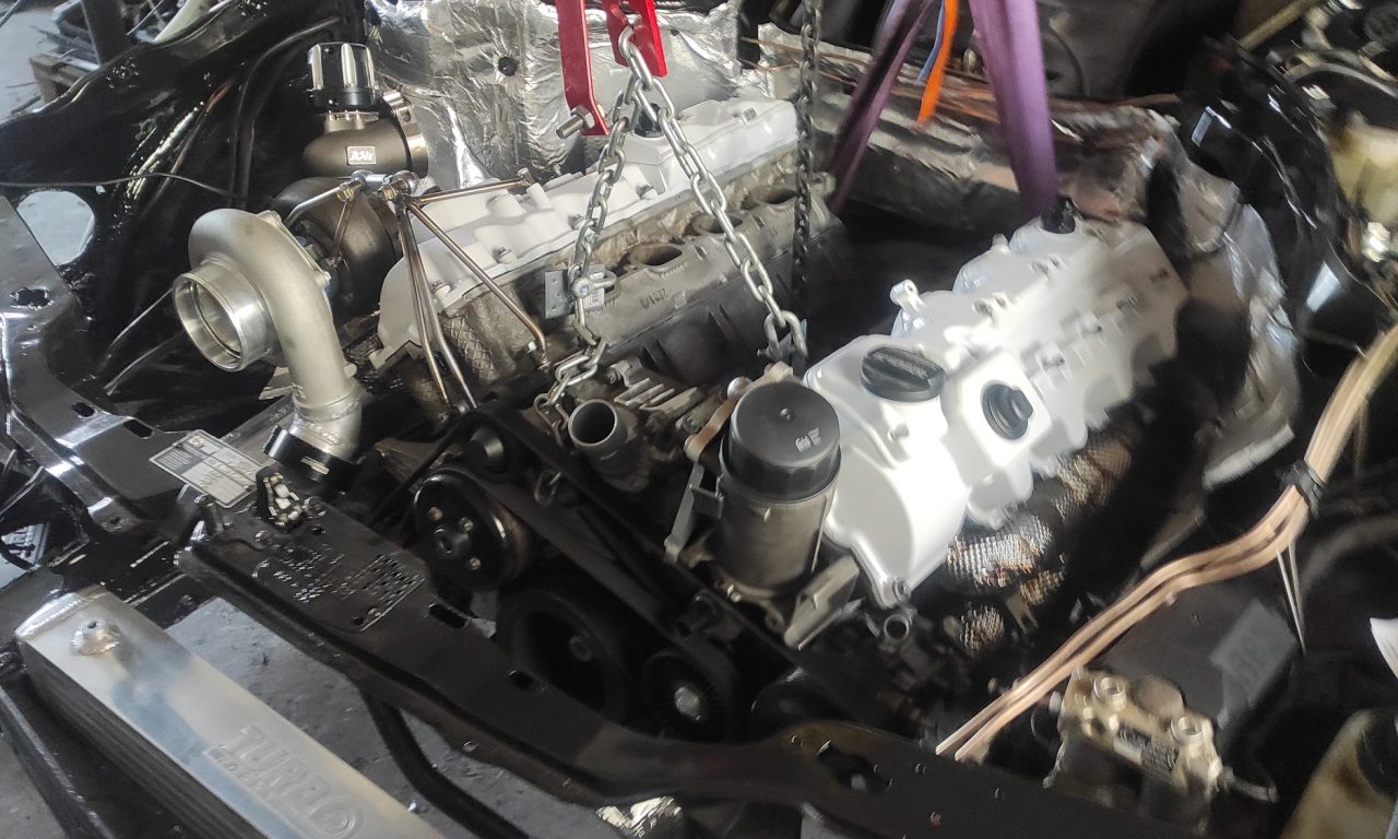 M113 V8 turbo Engine & transmission back in the car !!! 9