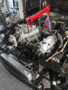M113 V8 turbo Engine & transmission back in the car !!! 9