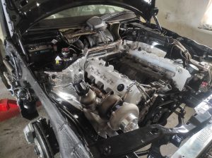 M113 V8 turbo Engine & transmission back in the car !!! 11