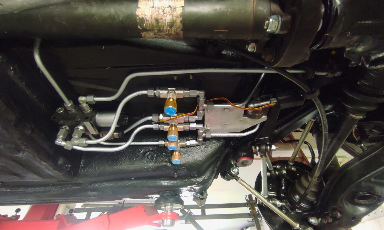 ADS suspension for S124 V8 Turbo 8