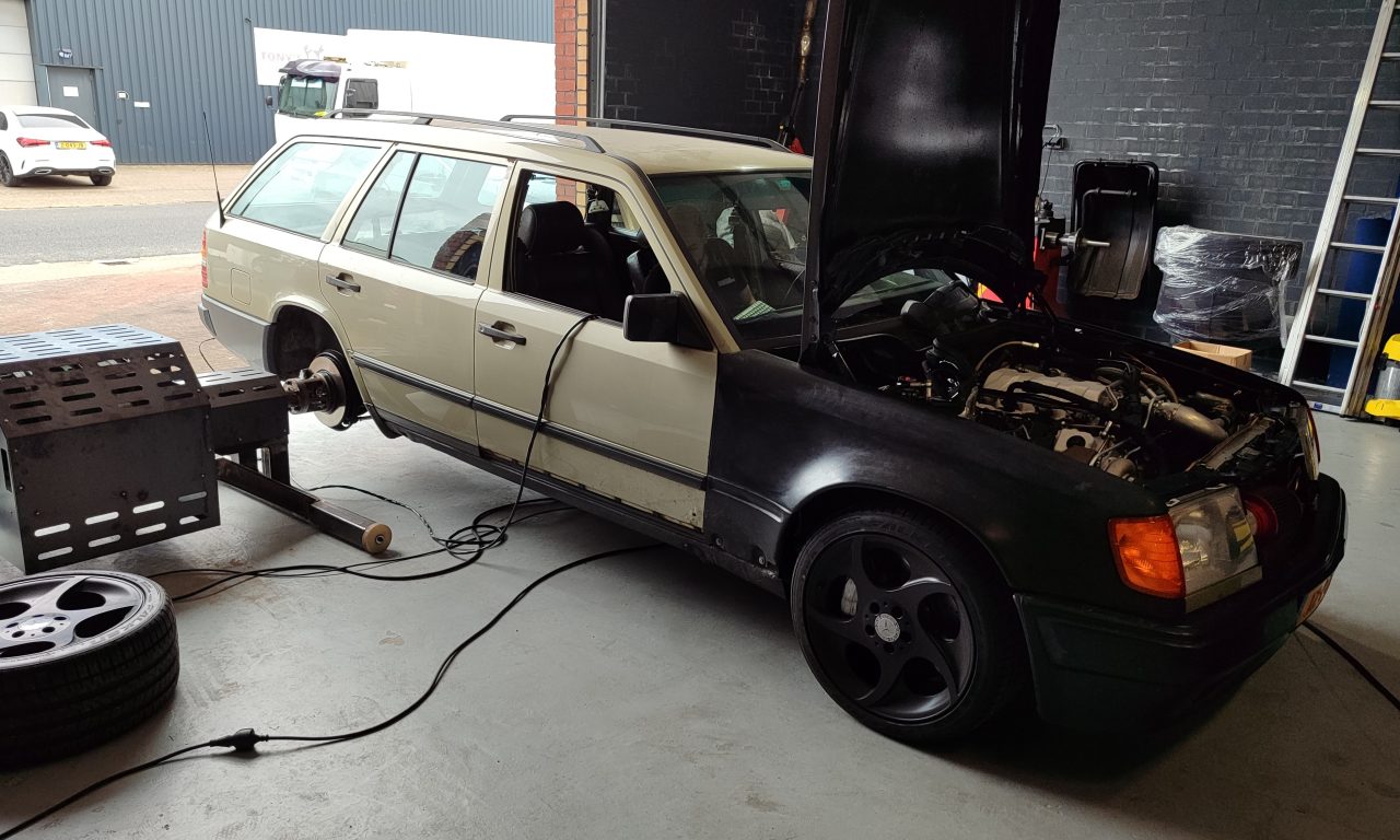 S124 M113 V8 turbo Dyno session 1 @ DW TechSolutions